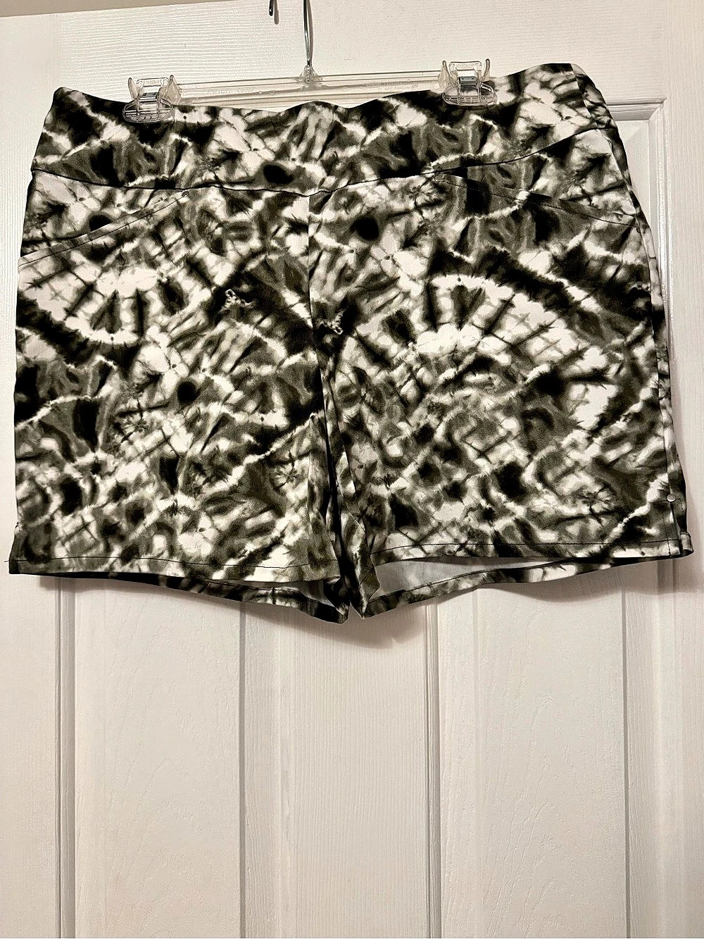 INC International Concepts Mid Rise Tie-Dye Pull-On Shorts